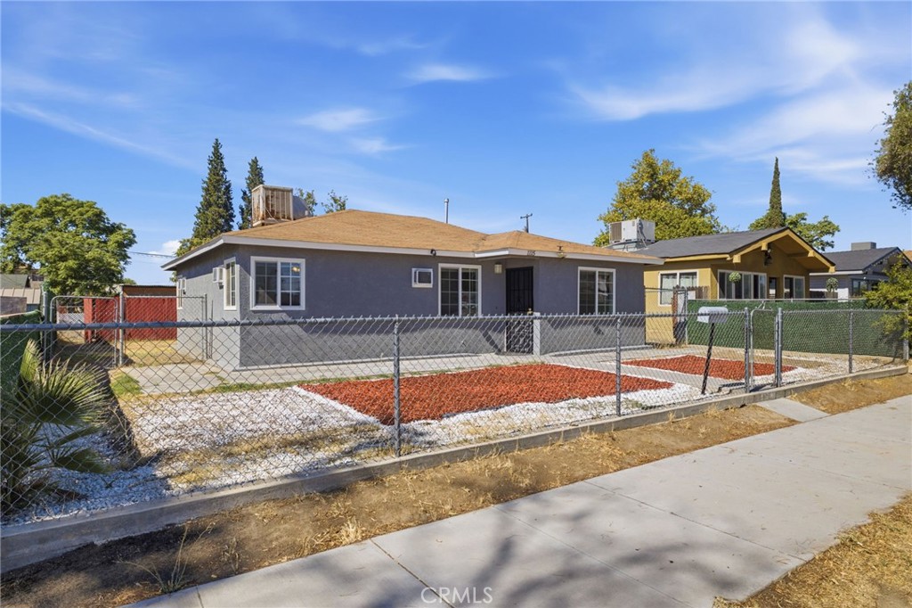 1115 19 St