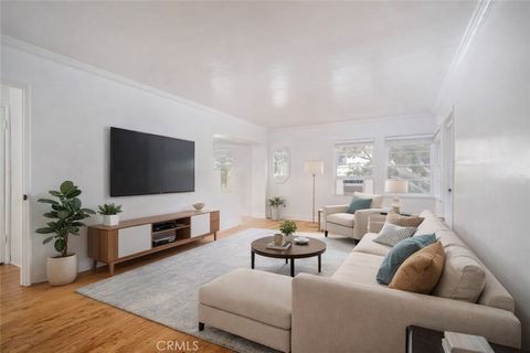Photo of 265 N Swall Drive, Beverly Hills, CA 90211 (MLS # SR25281539)