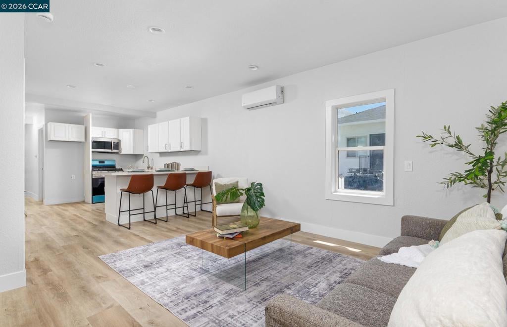 226 W 9Th St