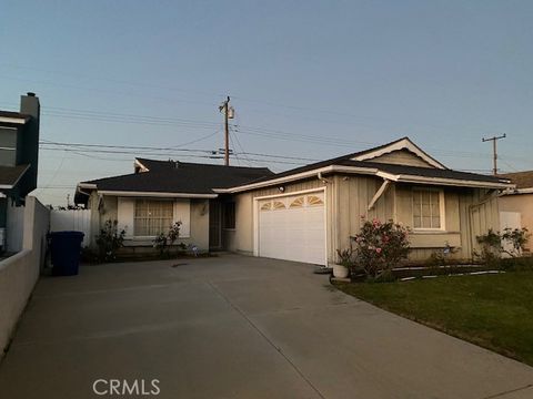 Photo of 1123 W 213th St, Torrance, CA 90502 (MLS # SB26023003)