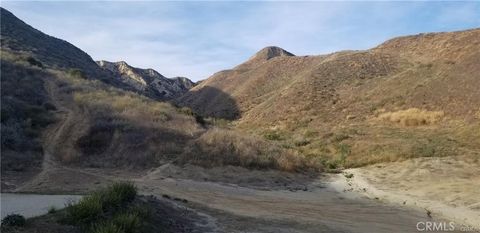 Photo of 25 Chivo, Simi Valley, CA 93063 (MLS # SR25101940)