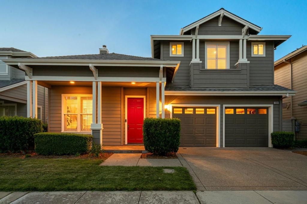 2004 Gossamer Avenue