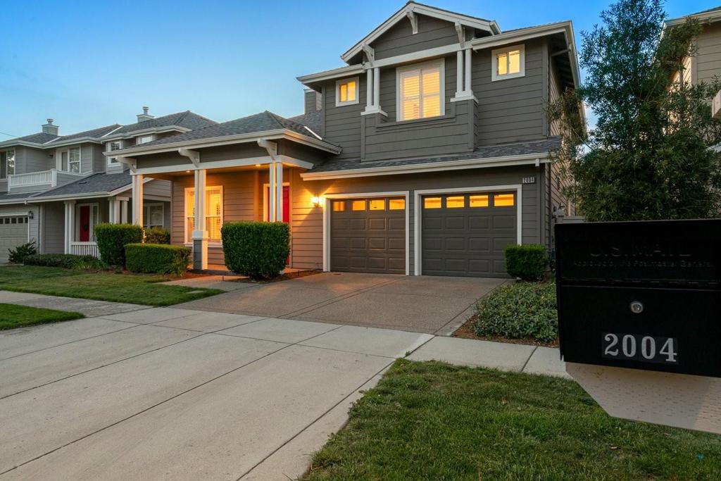 2004 Gossamer Avenue