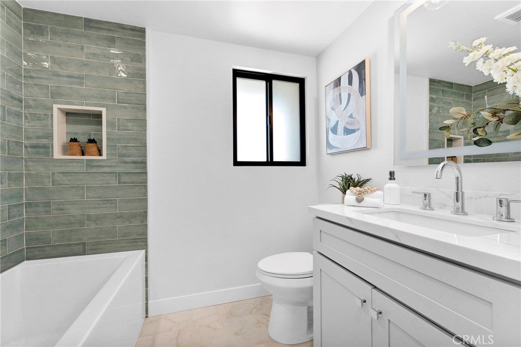 3064 Gibraltar, Costa Mesa CA 92626 - Photo 23