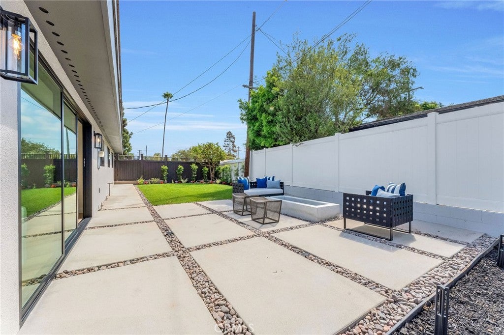 3064 Gibraltar, Costa Mesa CA 92626 - Photo 35