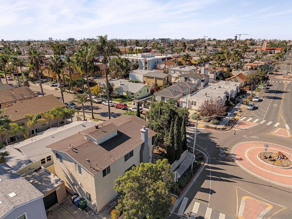 4397  4399 Swift Ave