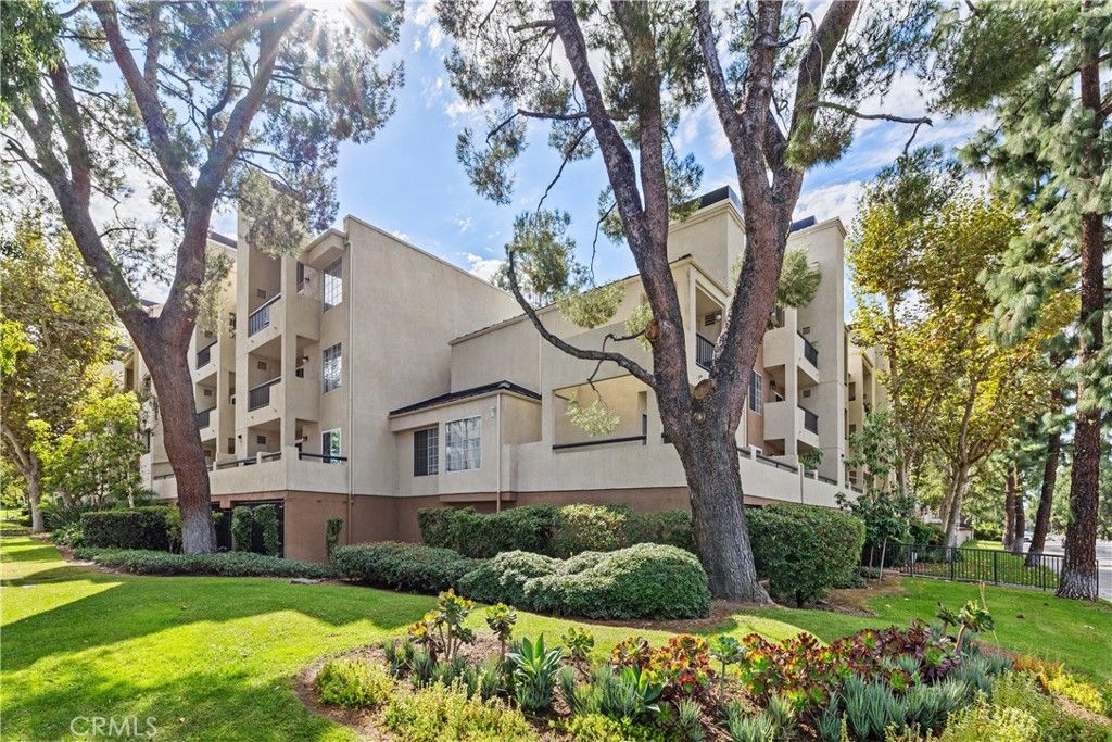 Photo of 21400 Burbank Boulevard #313, Woodland Hills, CA 91367 (MLS # OC25242074)
