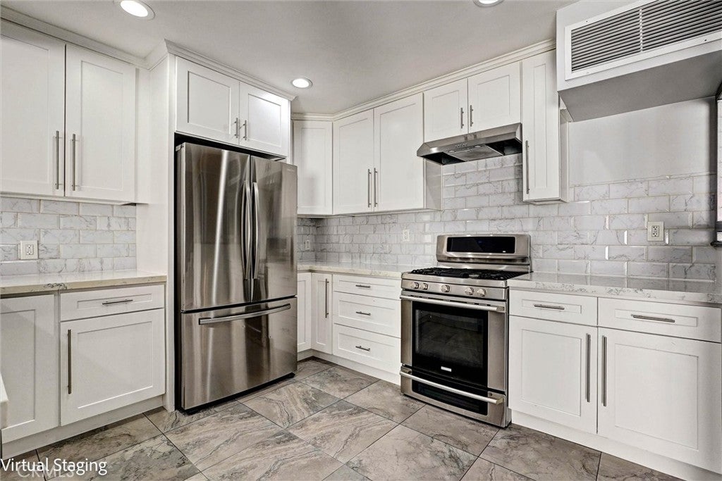 7924 Woodman Avenue 22, Panorama City CA 91402