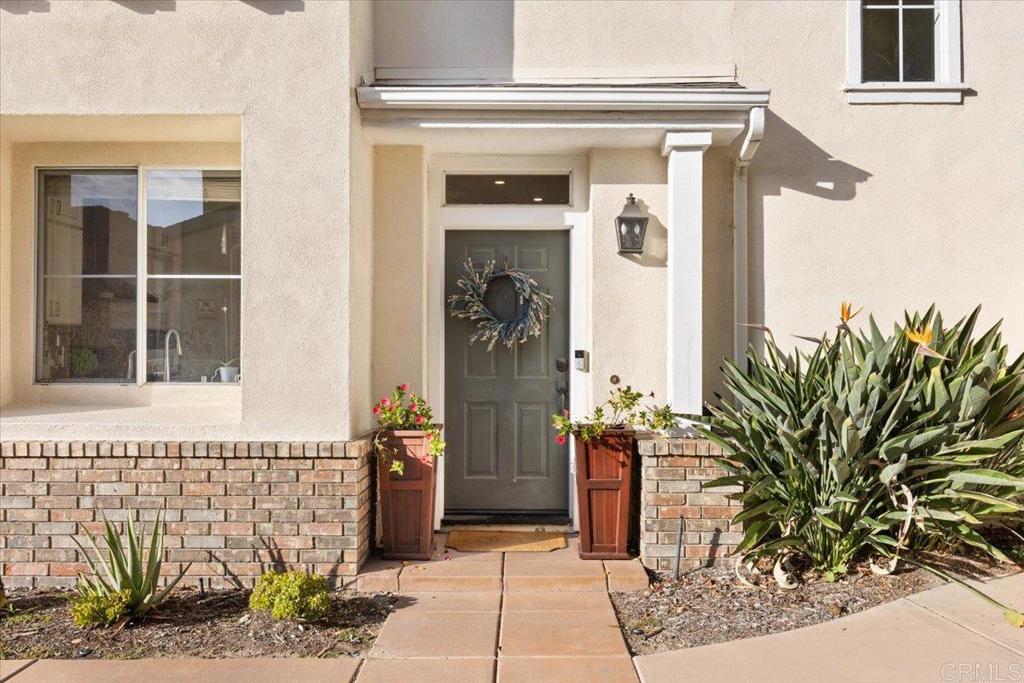 3069 W Canyon Avenue