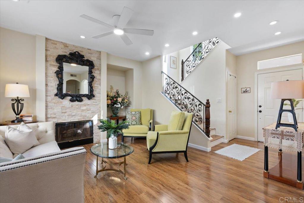 3069 W Canyon Avenue