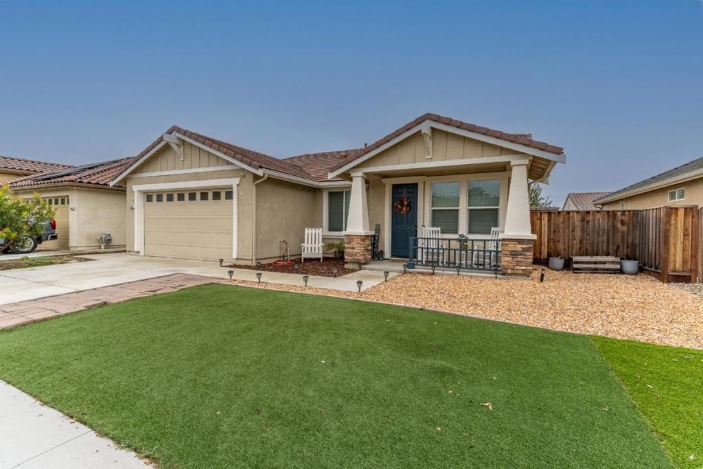 Photo of 1248 Trask Drive, Hollister, CA 95023 (MLS # ML82015547)