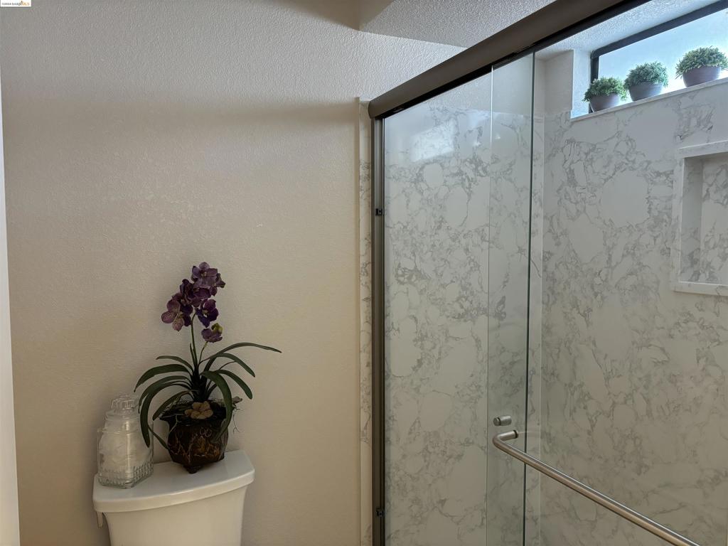 DISCOV BAY - Residential Lease