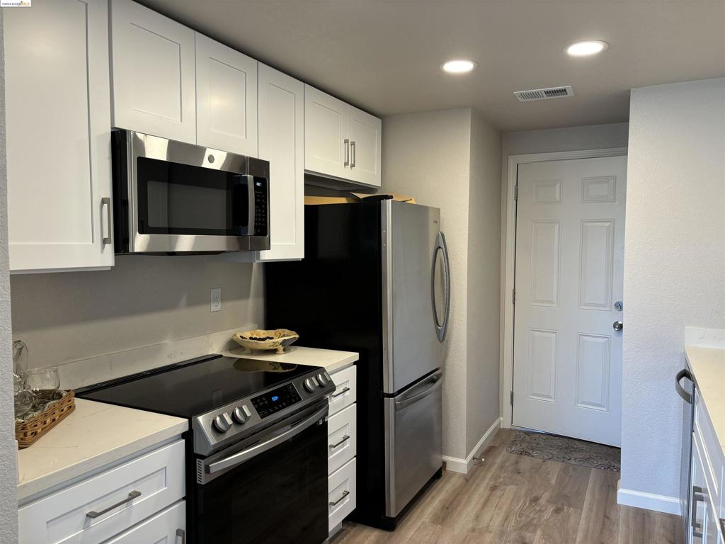 DISCOV BAY - Residential Lease