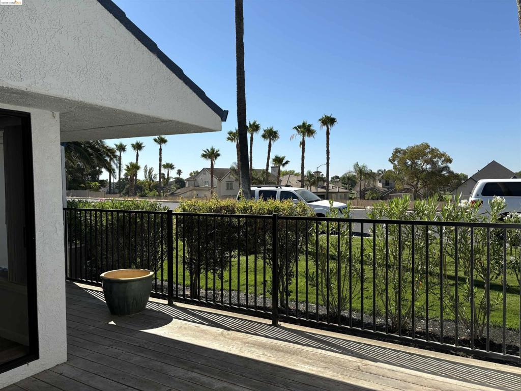 DISCOV BAY - Residential Lease