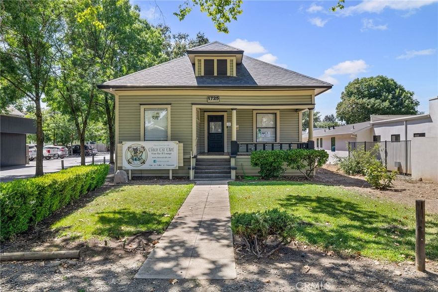 Freestanding commercial building on the Esplanade. Great location next to Nash's and Dutch Bros with excellent visibility, easy access and ample private parking. Suitable for many office and retail uses. Property includes fiber optic internet and a security system.