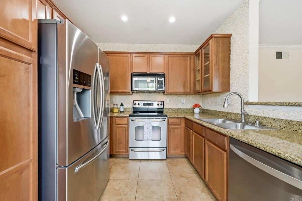 3855 Elijah Ct CT 721, San Diego CA 92130