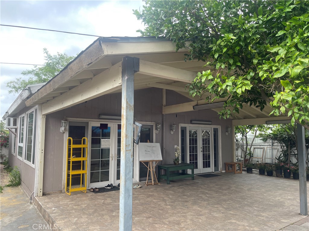 11571 Magnolia