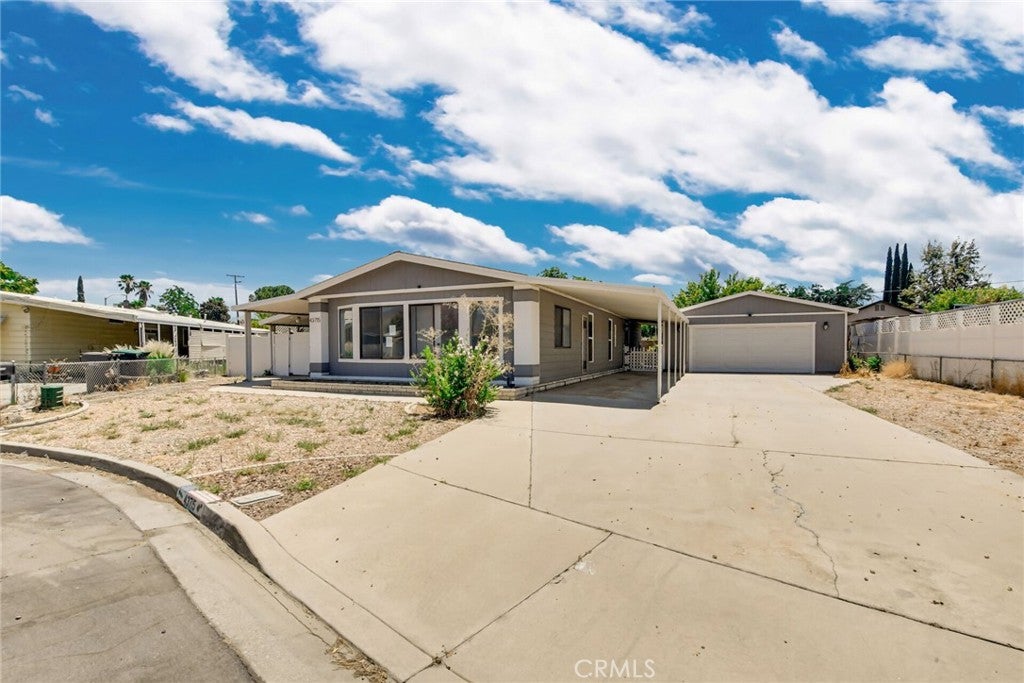43715 Elliot Court