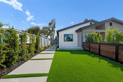 Photo of 18238 Hartland Street, Reseda, CA 91335 (MLS # SR26073290)