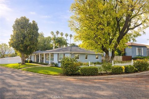 Tiny photo for 1329 La Loma Dr., Redlands, CA 92373 (MLS # IG26070774)