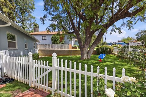 Tiny photo for 1329 La Loma Dr., Redlands, CA 92373 (MLS # IG26070774)