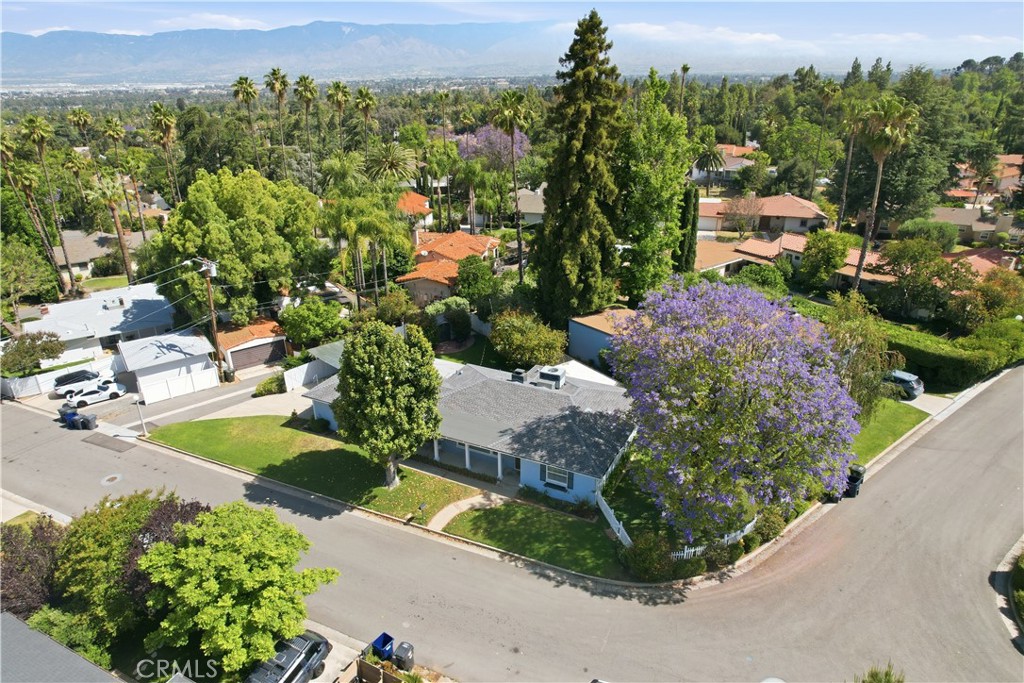 1329 La Loma Dr.