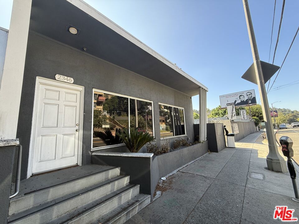 2346 Hyperion Avenue