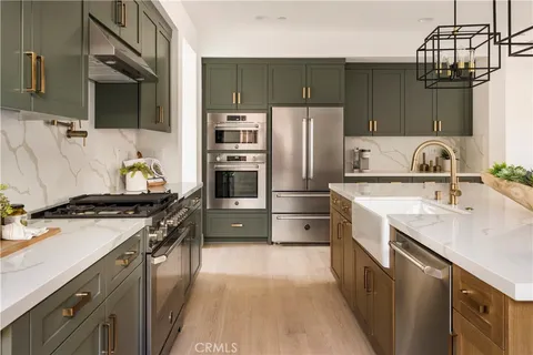 197 E Palm Street, Altadena, CA 91001 - MLS#: PF25221594