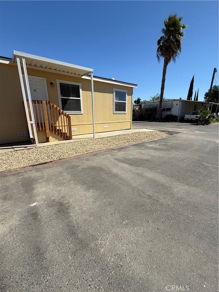 200 Santa Fe Drive 3