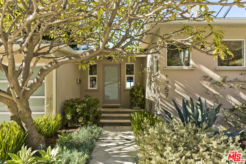 1757 Hollyvista Avenue