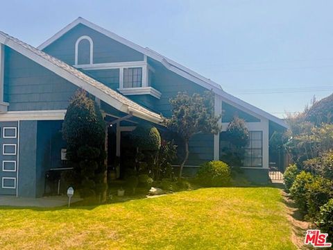 Photo of 17310 S Hoover Street, Gardena, CA 90247 (MLS # 26826553)