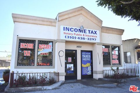 Photo of 14812 Paramount Boulevard, Paramount, CA 90723 (MLS # 26668705)