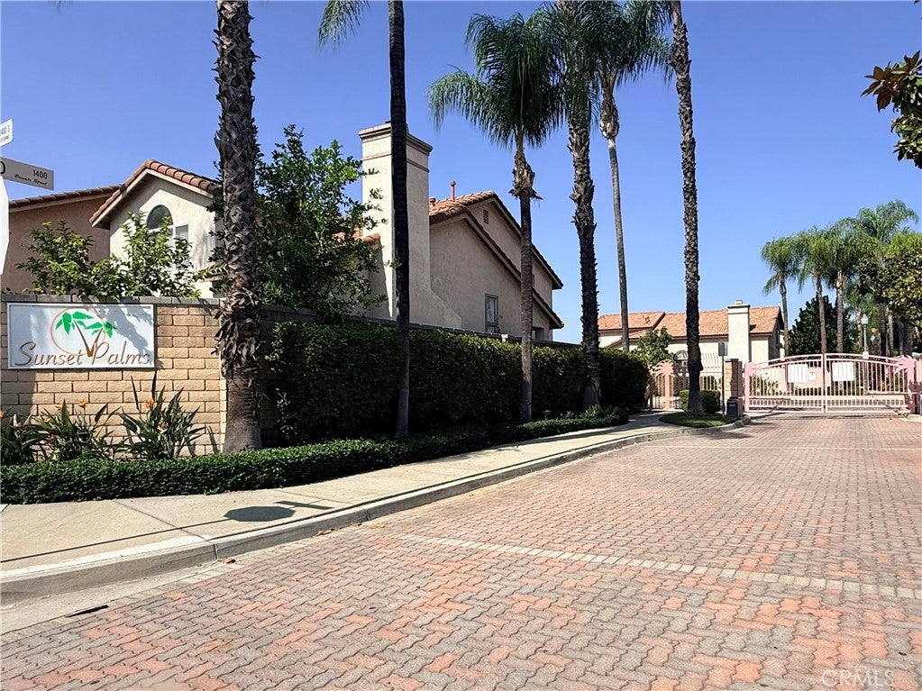 1532 Tradewinds