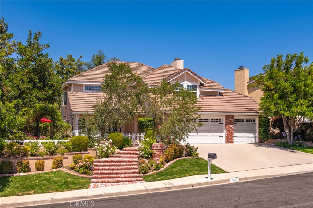 968 Saddlehorn Place