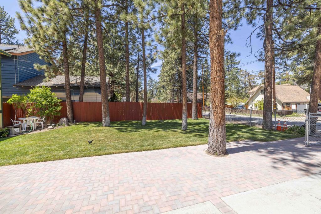 604 E Meadow Lane