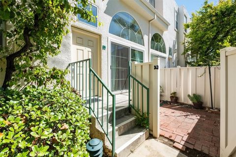 Photo of 5455 Sylmar Ave #1402, Sherman Oaks, CA 91401 (MLS # SR26087942)