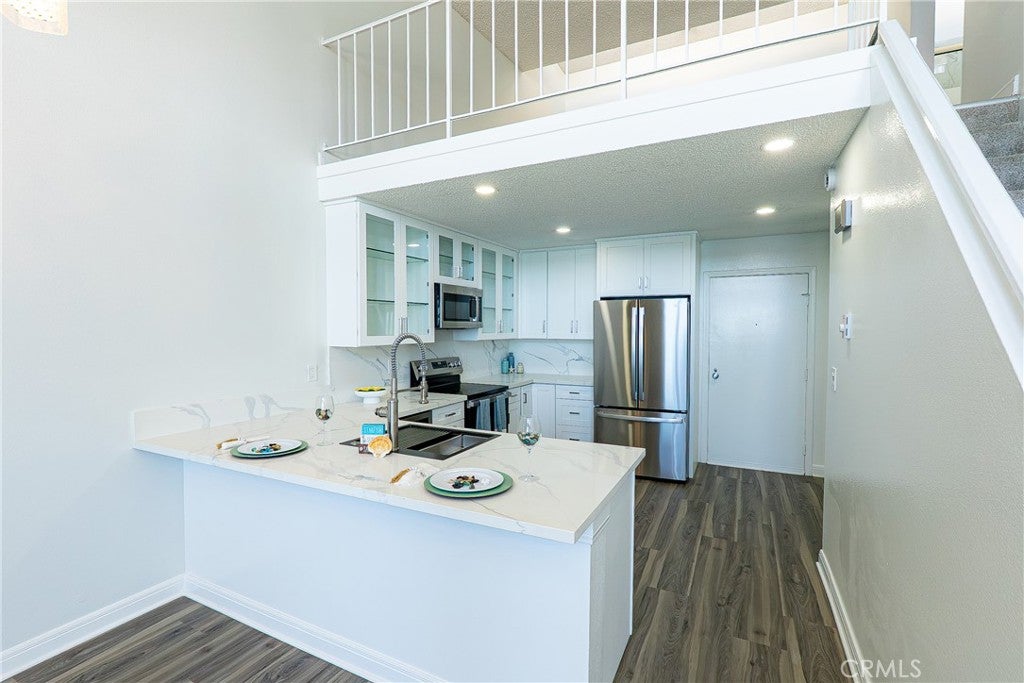 211 Yacht Club Way