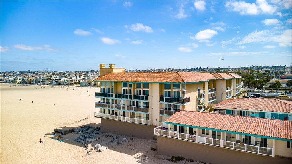 211 Yacht Club Way