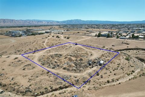Photo of 0 Hercules, Hesperia, CA 92345 (MLS # HD25256242)
