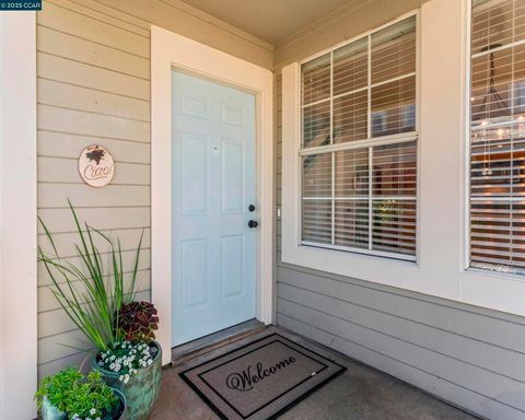 Photo of 2761 Elks Way Way, Napa, CA 94558 (MLS # 41115091) Photo of 2761 Elks Way Way, Napa, CA 94558 (MLS # 41115091)