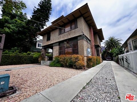 Photo of 2108 Oak Street, Los Angeles, CA 90007 (MLS # 26835415)