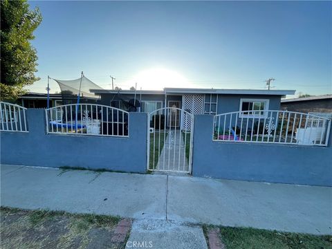 Photo of 1408 S Central Avenue, Compton, CA 90220 (MLS # PW25142525) Photo of 1408 S Central Avenue, Compton, CA 90220 (MLS # PW25142525)