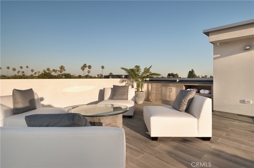 627 N Vista Street