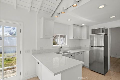 Photo of 286 E 19th Street #B, Costa Mesa, CA 92627 (MLS # OC26117390)