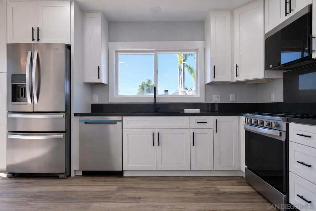 Photo of 3006 Yonge St St, San Diego, CA 92106 (MLS # 260004219SD)