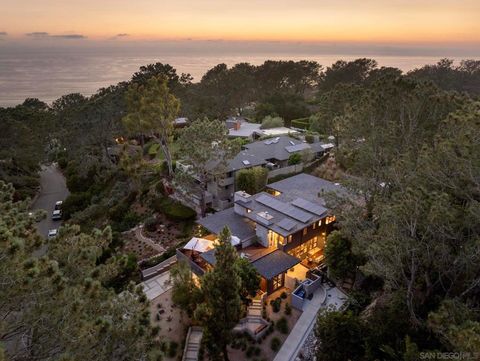 Photo of 404 Pine Needles Dr, Del Mar, CA 92014 (MLS # 250034038SD)