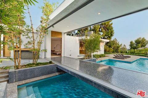 1163 Calle Vista Drive Beverly Hills CA 90210