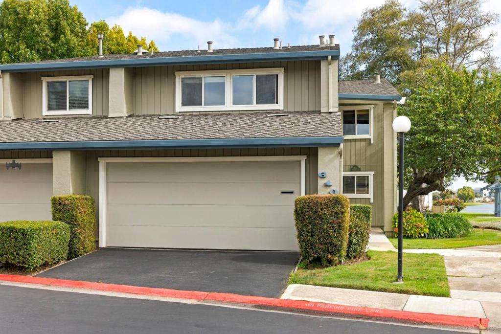 610 Aquarius Lane