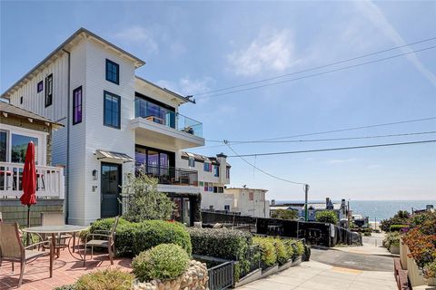 Photo of 216 4th ST, Manhattan Beach, CA 90266 (MLS # SB26102514)