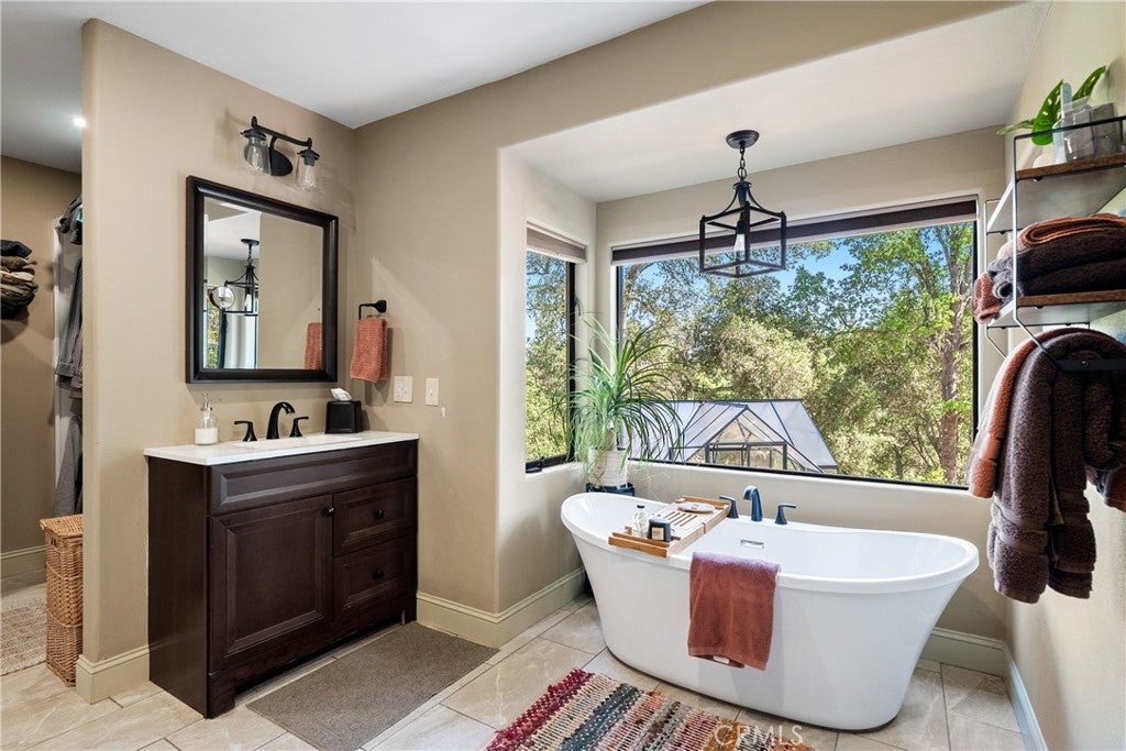 Atascadero, California, 93422, United States, 3 Bedrooms Bedrooms, ,3 BathroomsBathrooms,Residential,Active,2030092